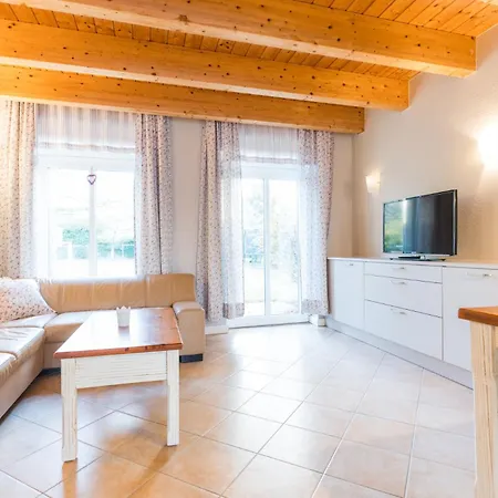 Holiday home Alte Schule 6