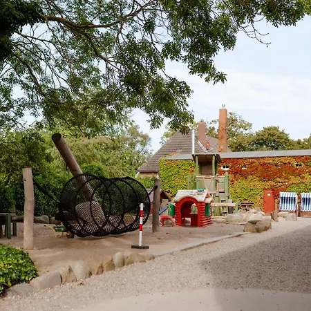Holiday home Alte Schule 6